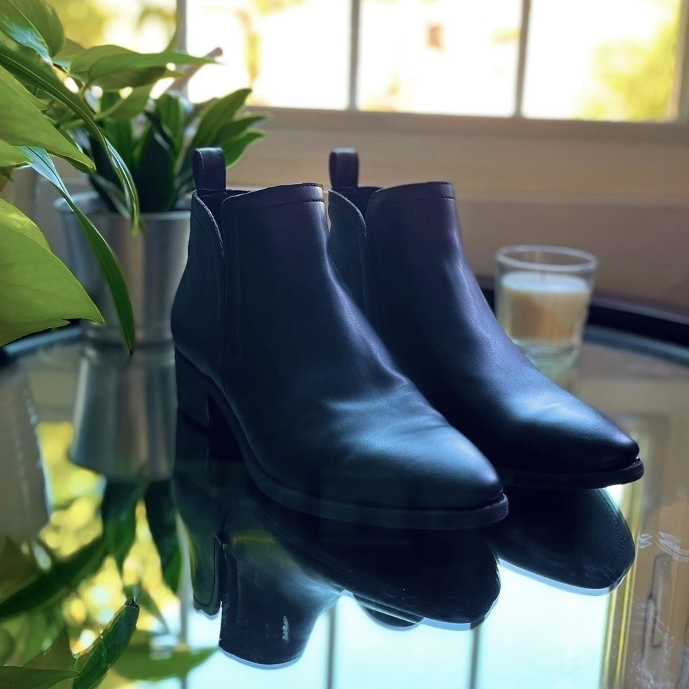 Dolce Vita Ankle Boots Leather Black Booties Block Heel comfortable Size 8.5 EUC